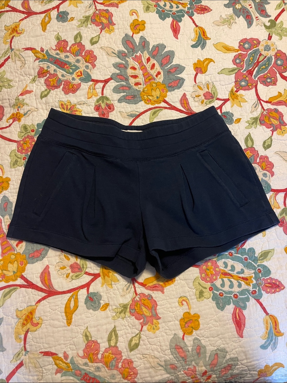 Banana Republic Women’s Navy Pull-On Casual Shorts